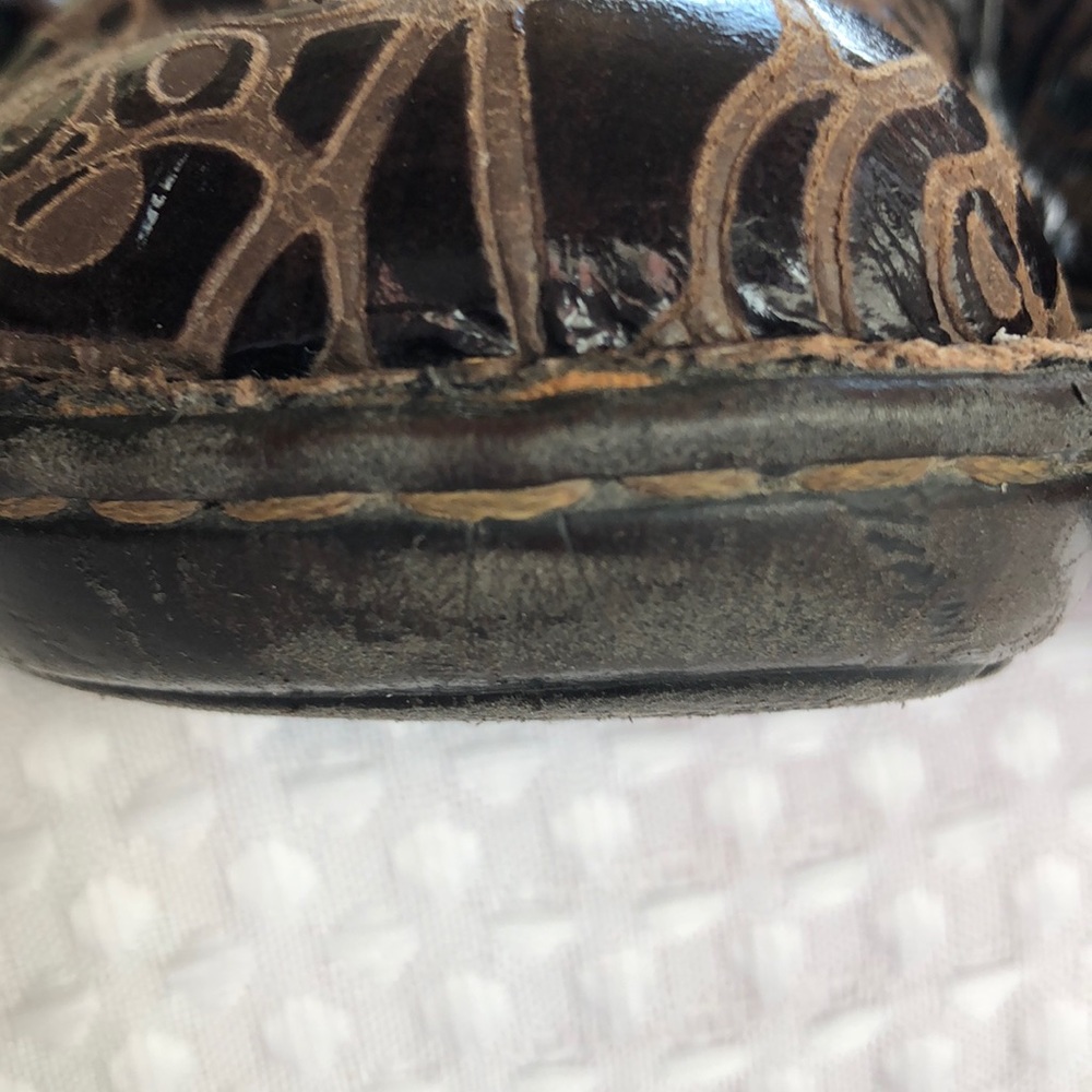 b.ø.c. Peggy Slip-On Embossed Clog - Picture 10 of 16